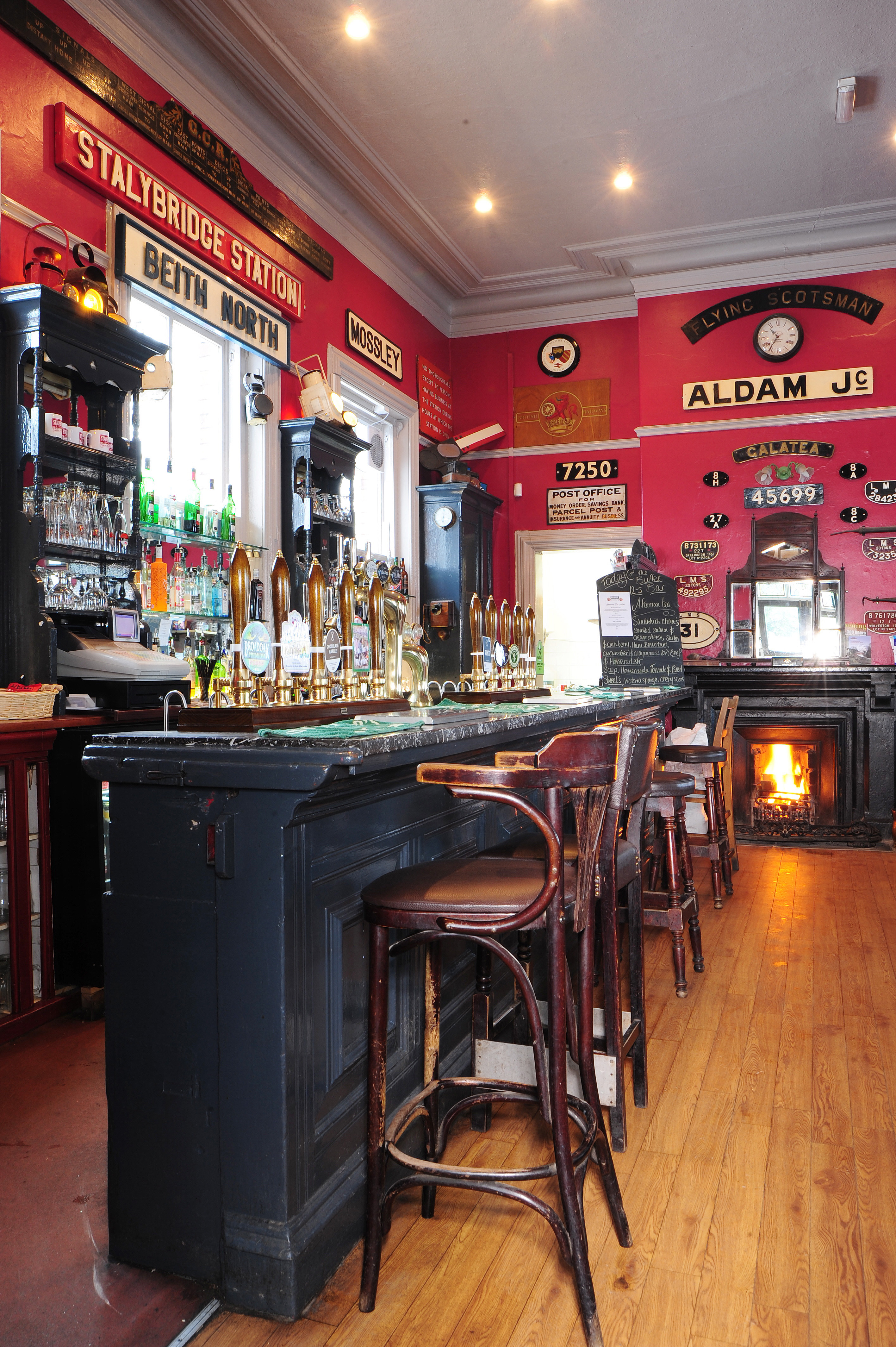 3.-Interior-portrait-Stalybridge-Station-Buffet-by-Michael-Slaughter-LRPS